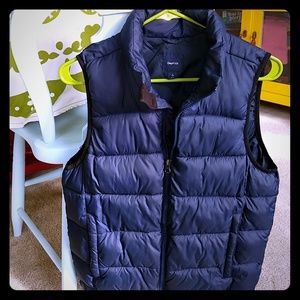 Gap Kids dark blue puffer vest. Size L/10